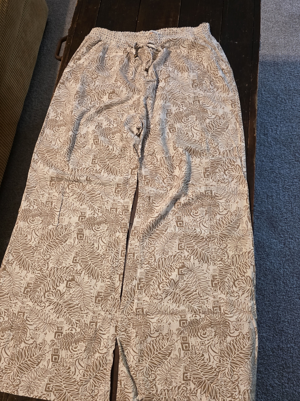 Neutral Leaf-Print Pants with Drawstring Waist